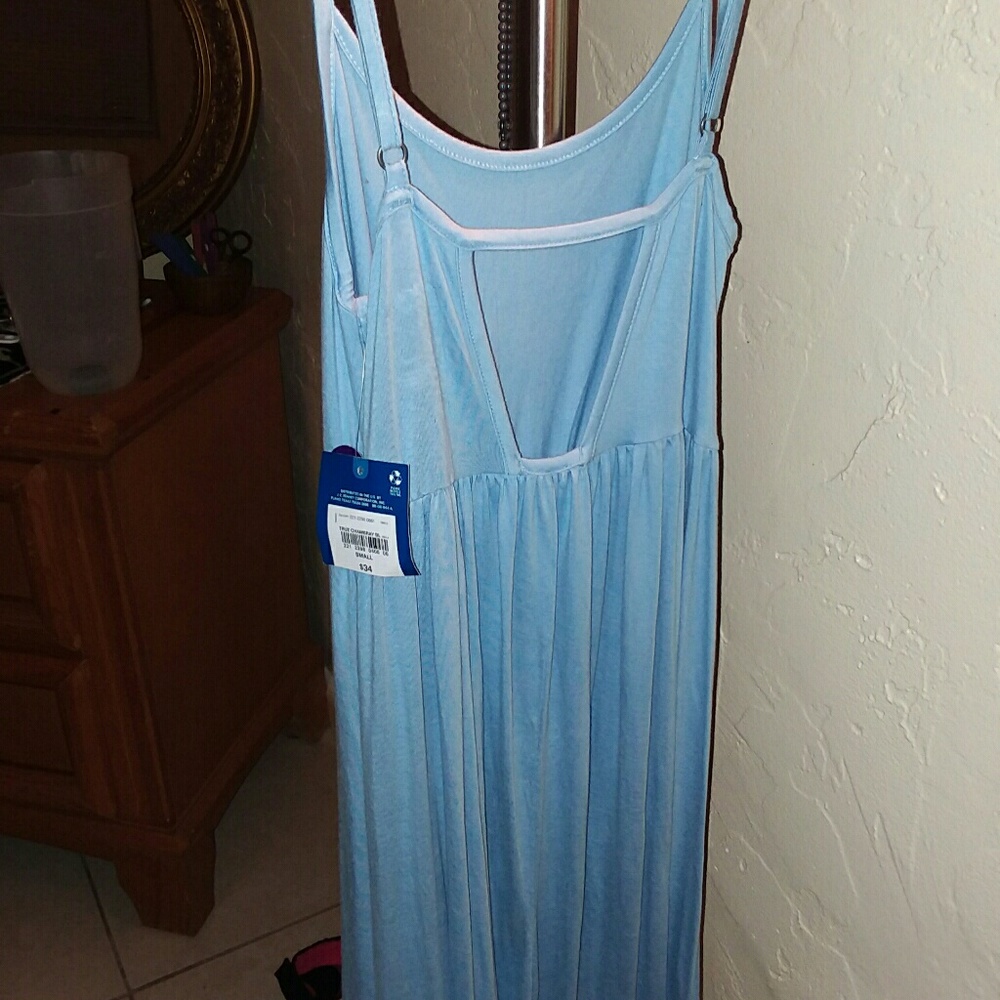 Clothes - Picture 7 of 8